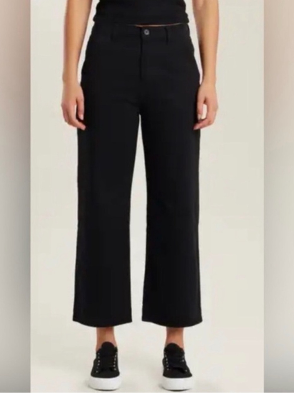 Volcom Women’s Black 
Frochickie Boyfriend Chino Pants